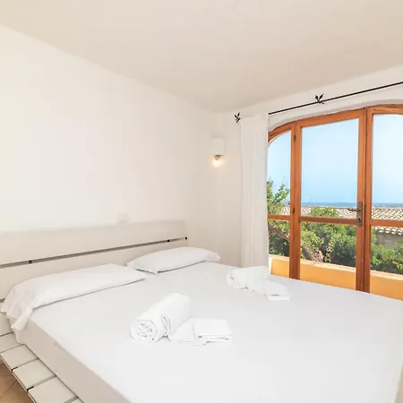 Vista Mare Punta Sardegna Otel 3*